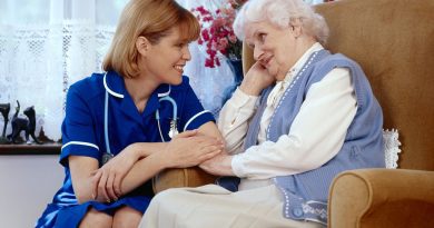 Санатории, дома престарелых или сиделки – что выбрать для людей пожилого возраста?